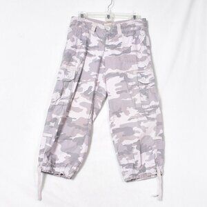 Natural Reflections Women's Camo Capri Pants Size 4
